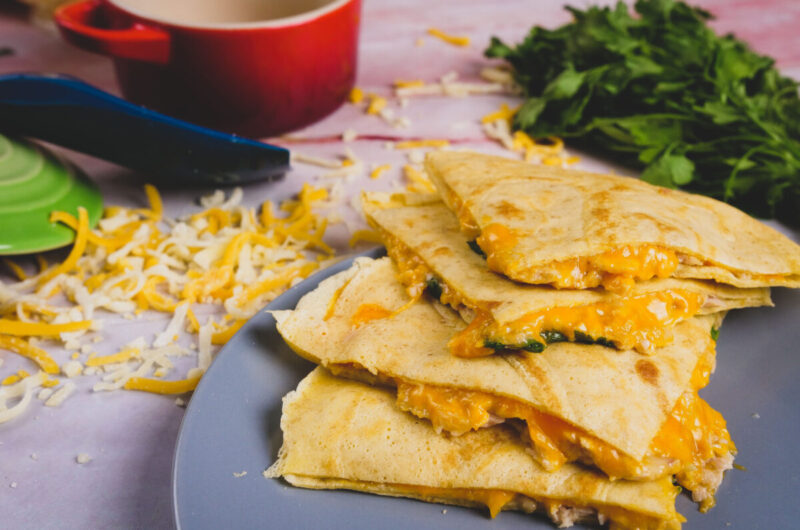 quesadillas de queijo e atum