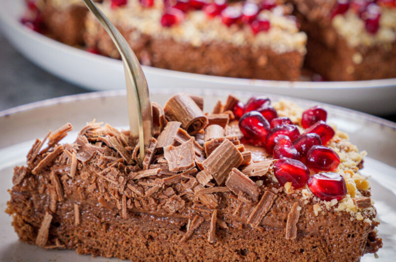 bolo de chocolate e avelãs